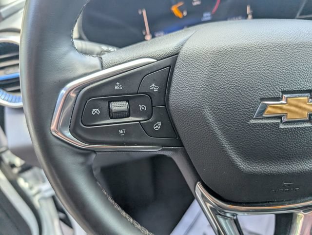 Used 2025 Chevrolet Trax LT w/ LT Convenience Package FWD image 12