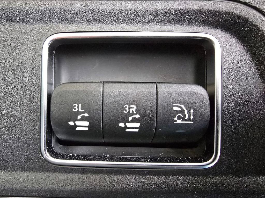 Certified 2024 Mercedes-Benz GLS 580 4MATIC image 21