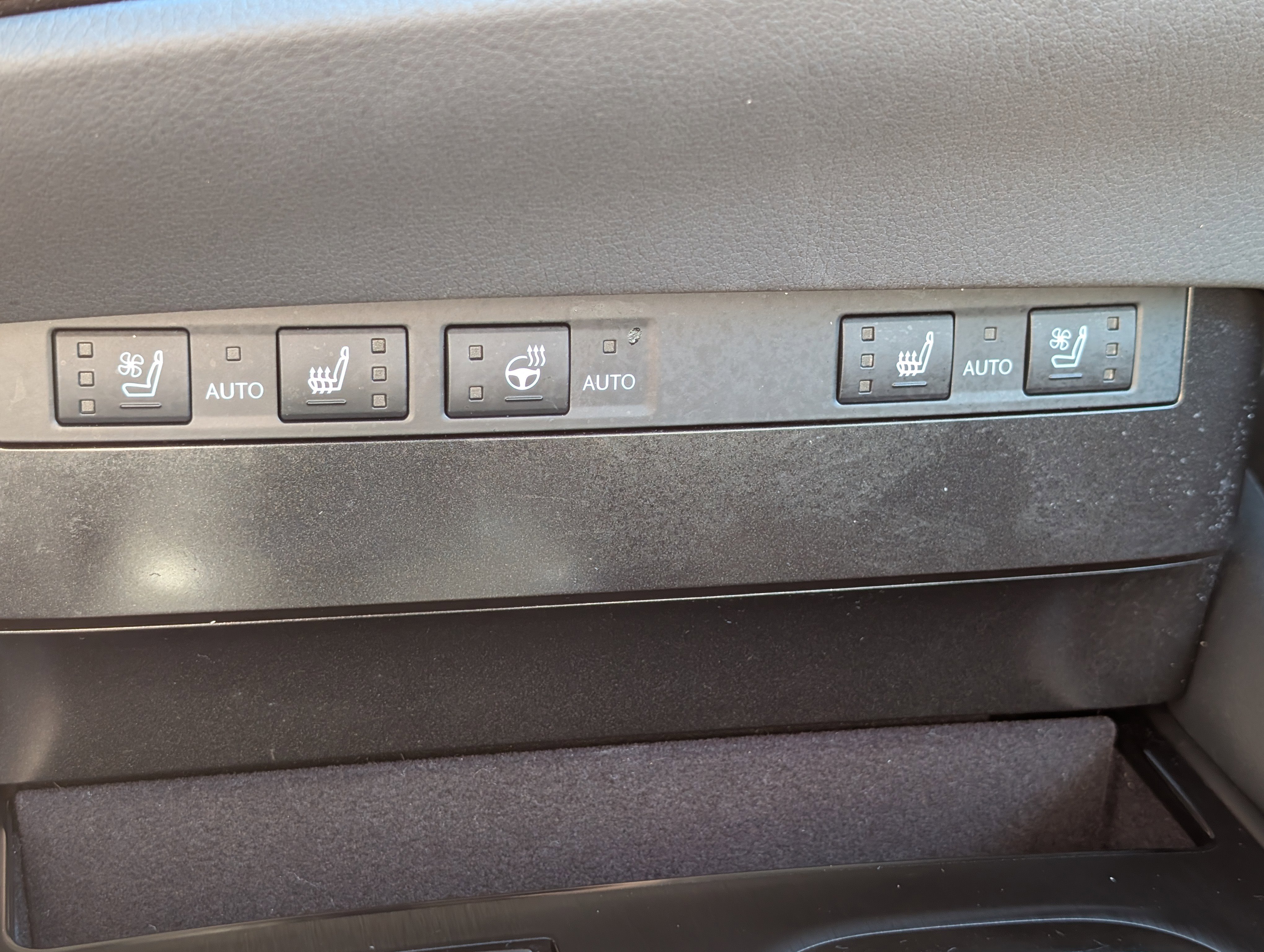 Certified 2024 Lexus ES 350 w/ Premium Package image 27