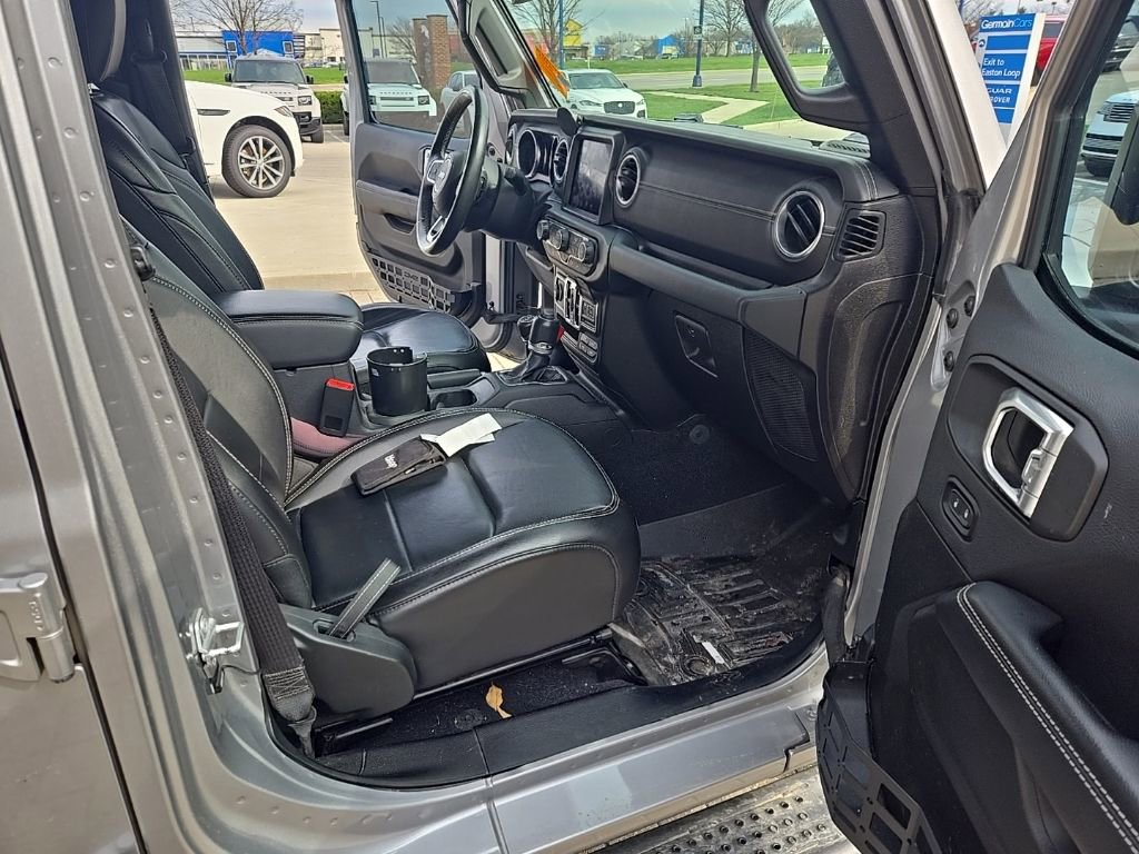 Used 2018 Jeep Wrangler Unlimited Sahara image 20