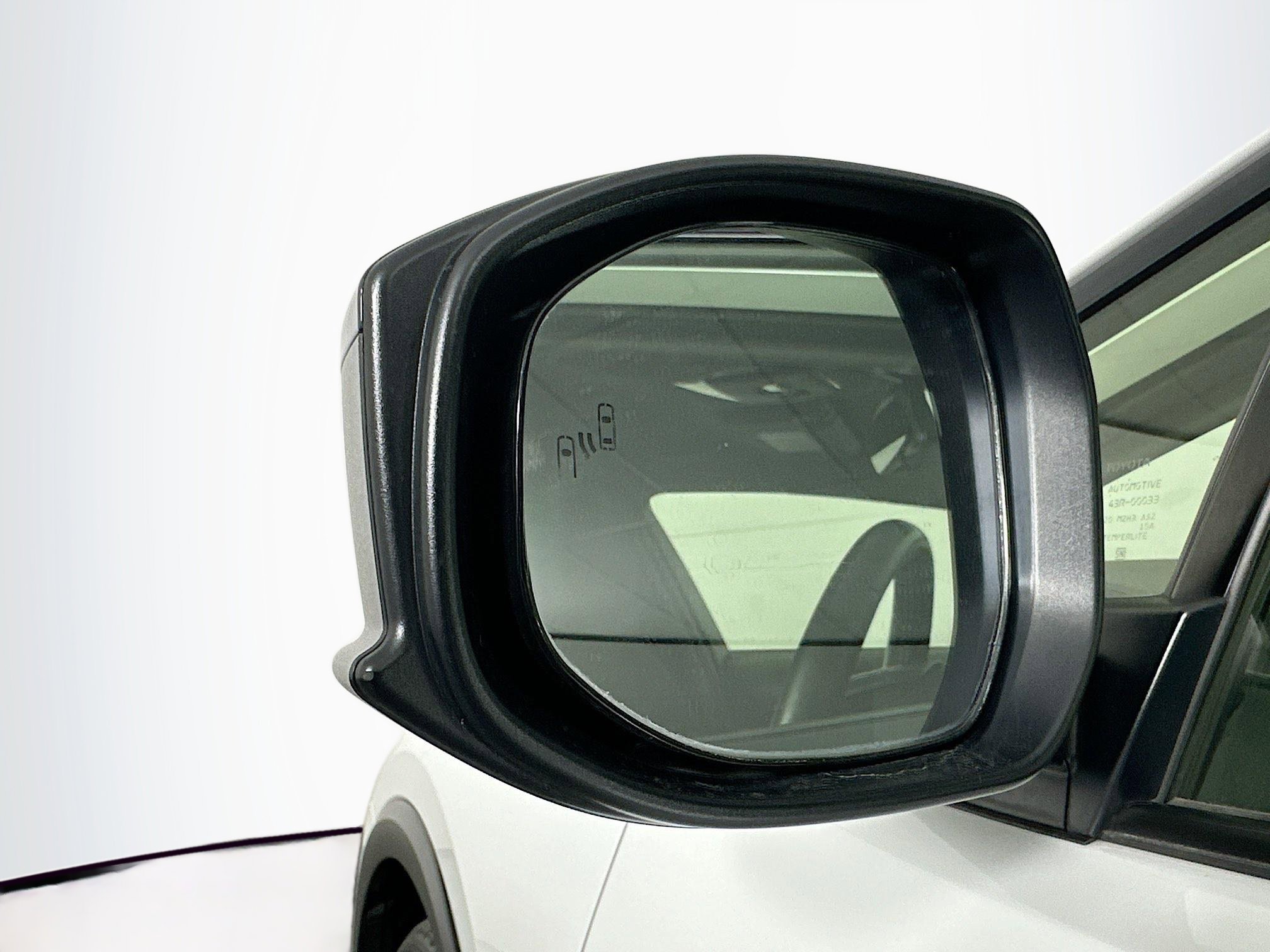 Used 2024 Toyota Prius LE FWD image 16