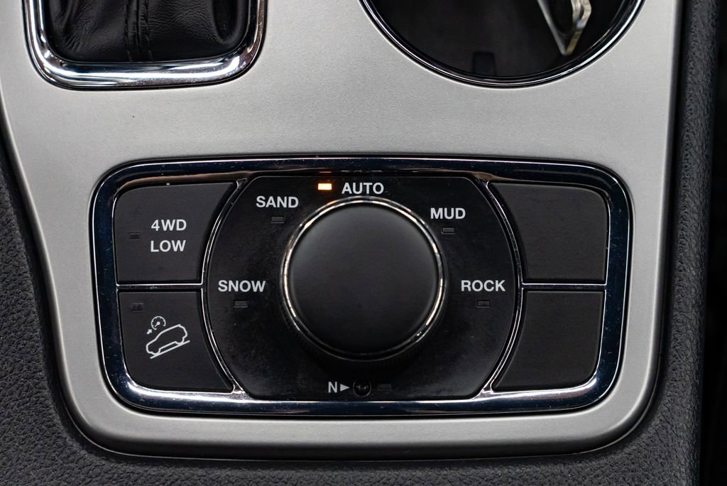 Used 2020 Jeep Grand Cherokee Laredo w/ Quick Order Package 2BN North AWD/4WD image 21