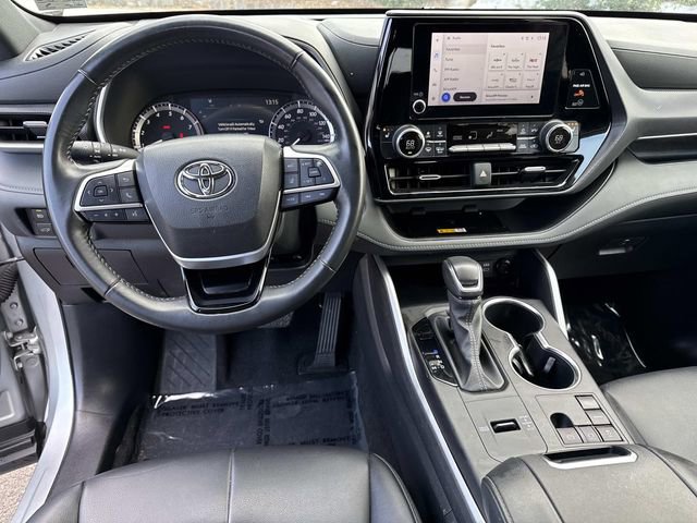 Used 2024 Toyota Highlander XSE image 18