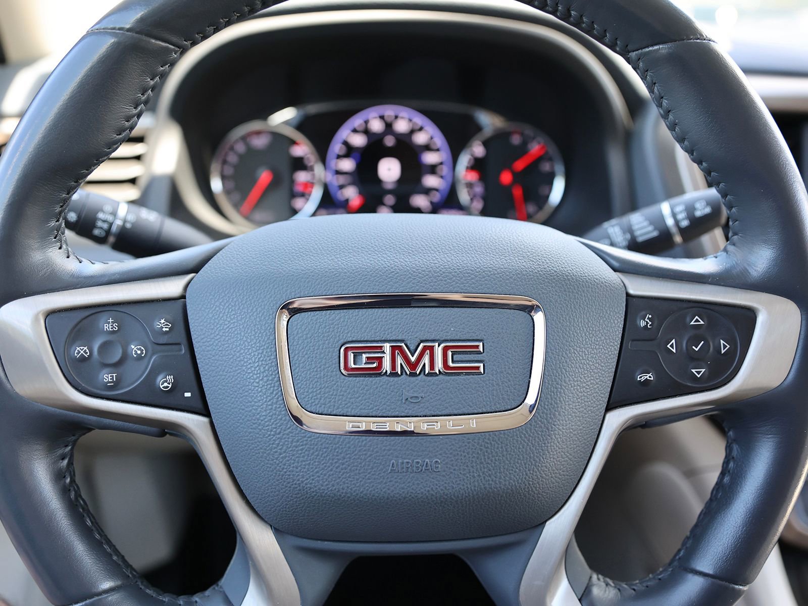 Used 2020 GMC Acadia Denali w/ LPO, Floor Liner Package AWD/4WD image 44