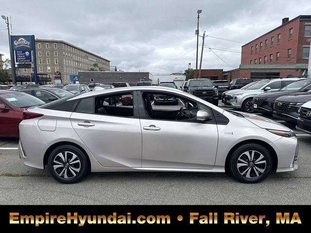 Used 2018 Toyota Prius Prime Advanced w/ Carpet Mat Package image 3