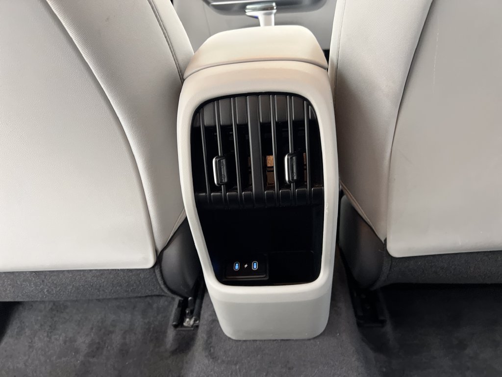 Used 2025 Hyundai Kona SEL FWD image 24