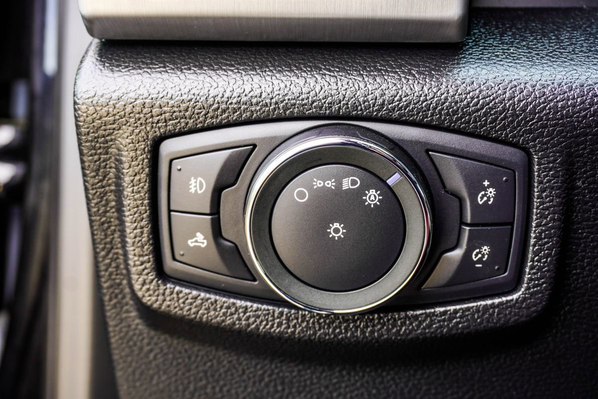 Used 2019 Ford F150 Platinum w/ Equipment Group 701A Luxury image 37