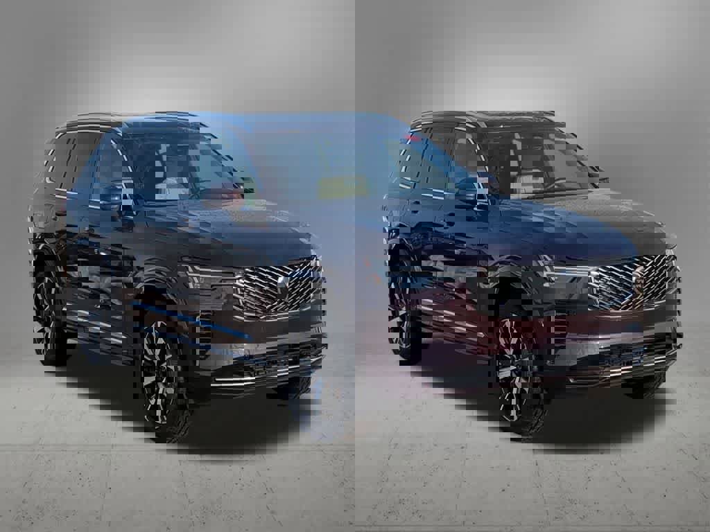 New 2026 Volvo XC90 B5 Core w/ Protection Package Premier image 8