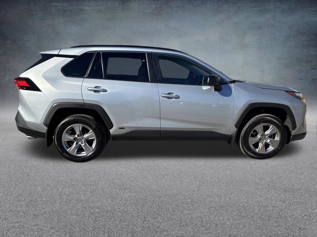 Used 2024 Toyota RAV4 LE AWD/4WD image 7
