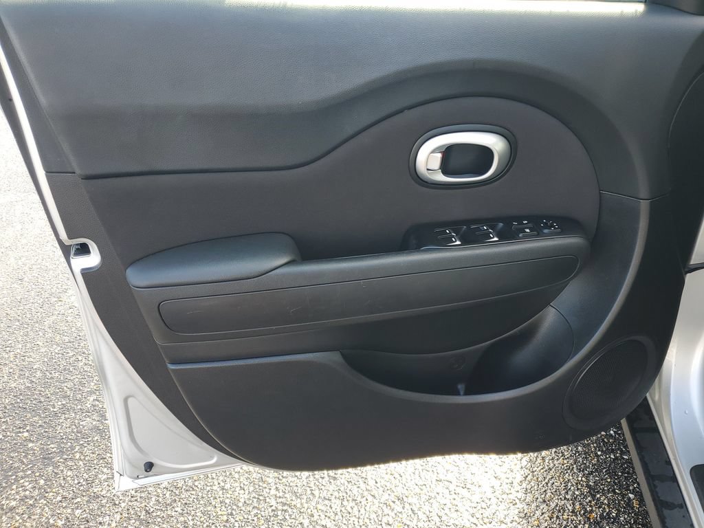 Used 2019 Kia Soul w/ Convenience Package FWD image 8