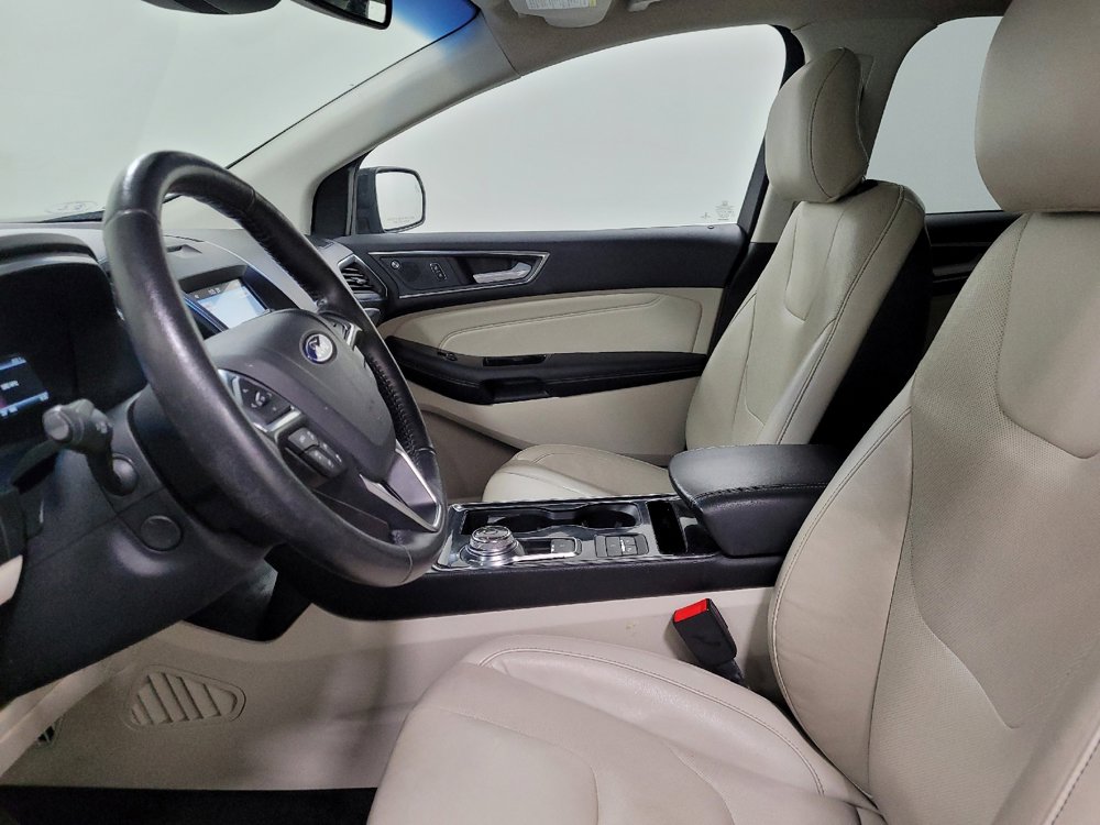 Used 2019 Ford Edge Titanium w/ Equipment Group 301A image 17