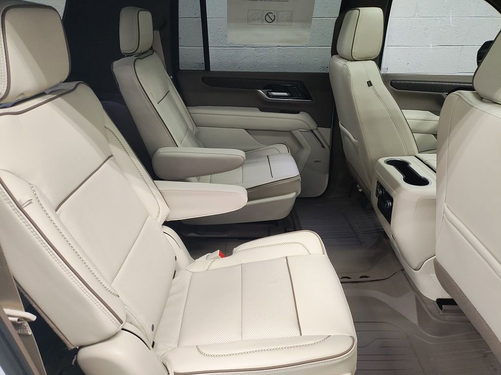 New 2026 GMC Yukon XL Denali w/ Sun & Power Step Package image 12