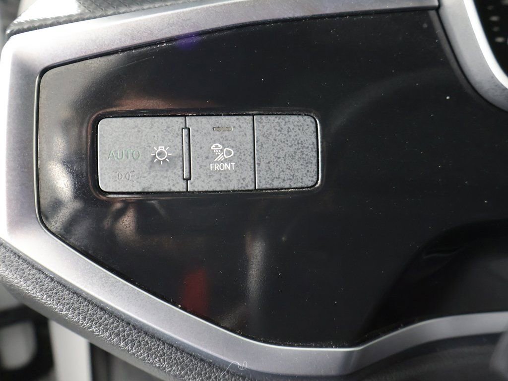 Used 2025 Audi Q3 2.0T Premium image 36