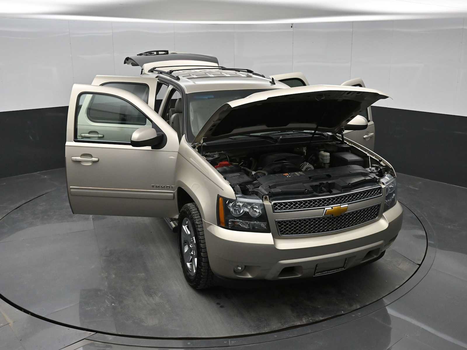 Used 2014 Chevrolet Tahoe LT w/ Luxury Package RWD image 41