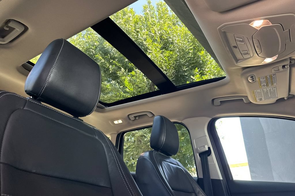 Used 2019 Ford Escape Titanium AWD/4WD image 17