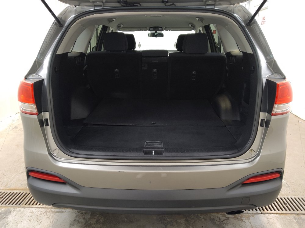 Used 2016 Kia Sorento FWD image 29