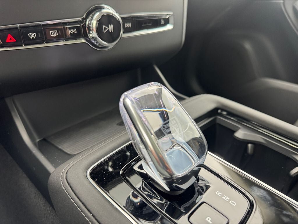 New 2026 Volvo XC90 T8 Ultra w/ Protection Package Premier AWD/4WD image 16