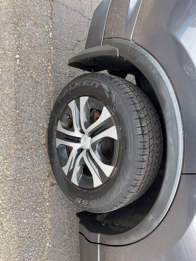 Used 2016 Toyota RAV4 LE image 29