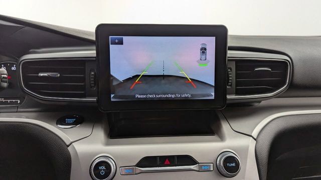 Used 2023 Ford Explorer XLT w/ Equipment Group 202A image 4
