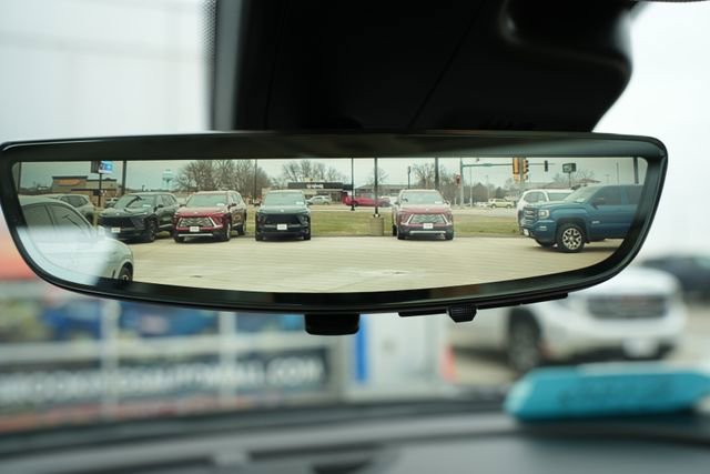 Used 2023 Buick Envision Avenir AWD/4WD image 31