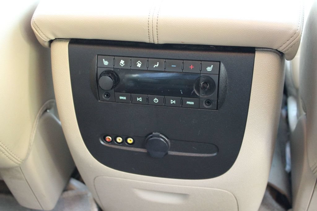 Used 2011 Chevrolet Suburban LTZ RWD image 36