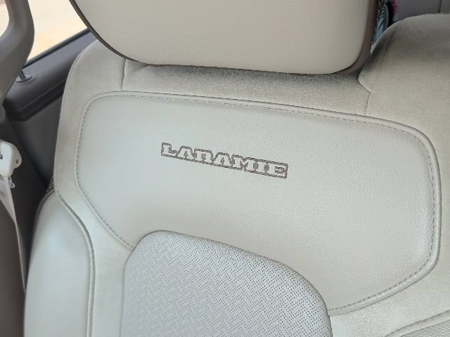 Used 2019 RAM 1500 Laramie AWD/4WD image 18