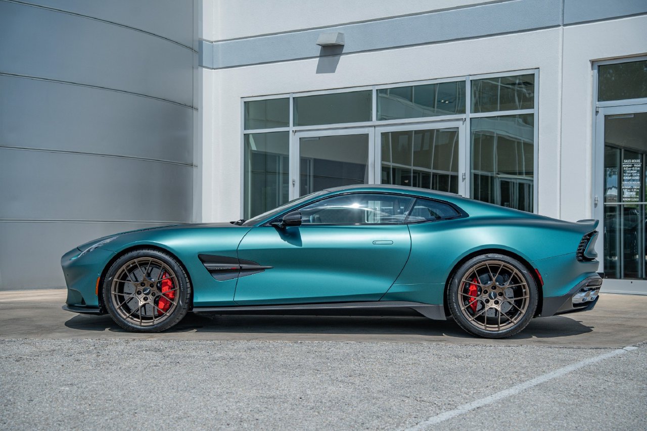 New 2026 Aston Martin Vanquish RWD image 10