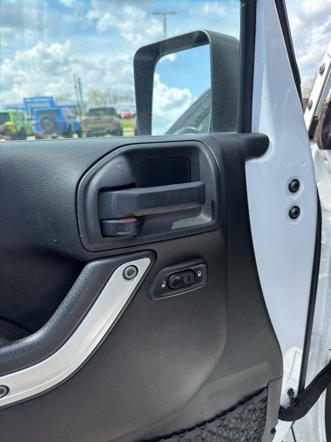Used 2013 Jeep Wrangler Sahara AWD/4WD image 8