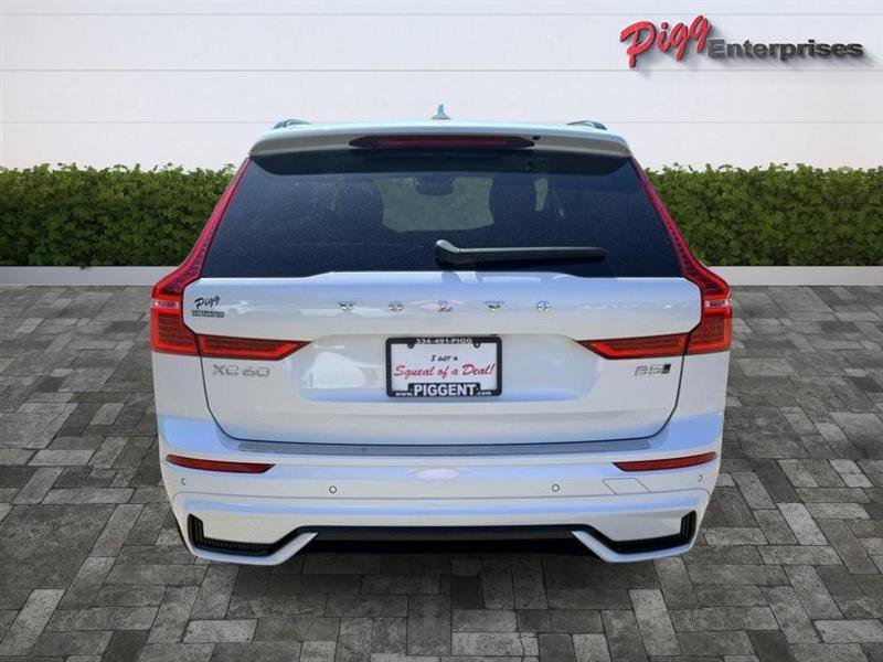 Used 2024 Volvo XC60 B5 Core w/ Protection Package Premier image 10