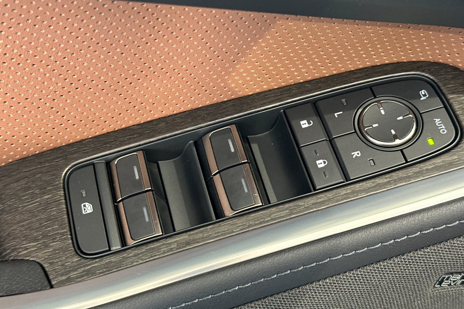 Certified 2024 Lexus GX 550 w/ Cold Area Package AWD/4WD image 13