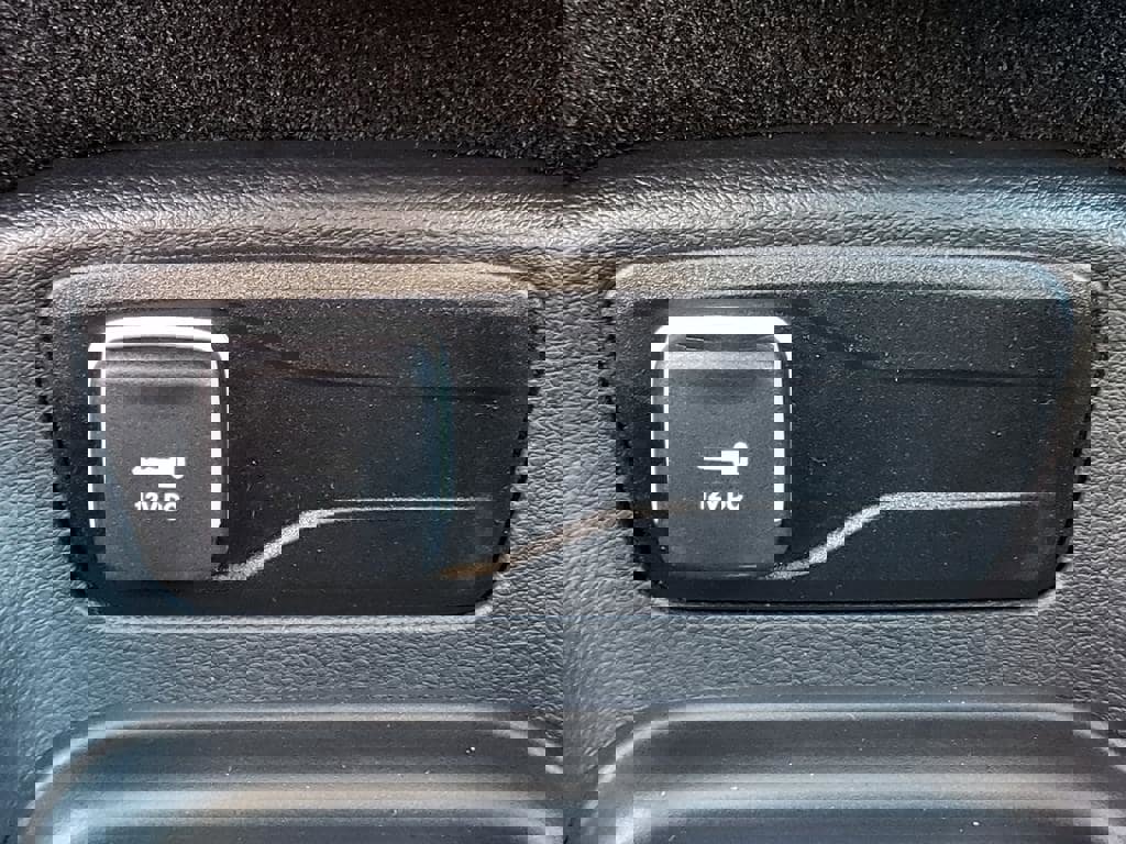 New 2026 Chrysler Voyager LX image 22