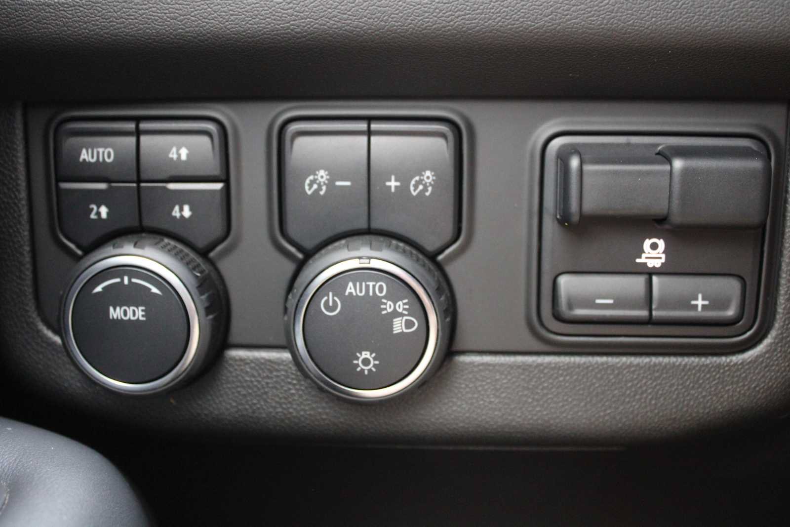 Certified 2023 Chevrolet Tahoe Premier w/ Advanced Technology Package AWD/4WD image 19