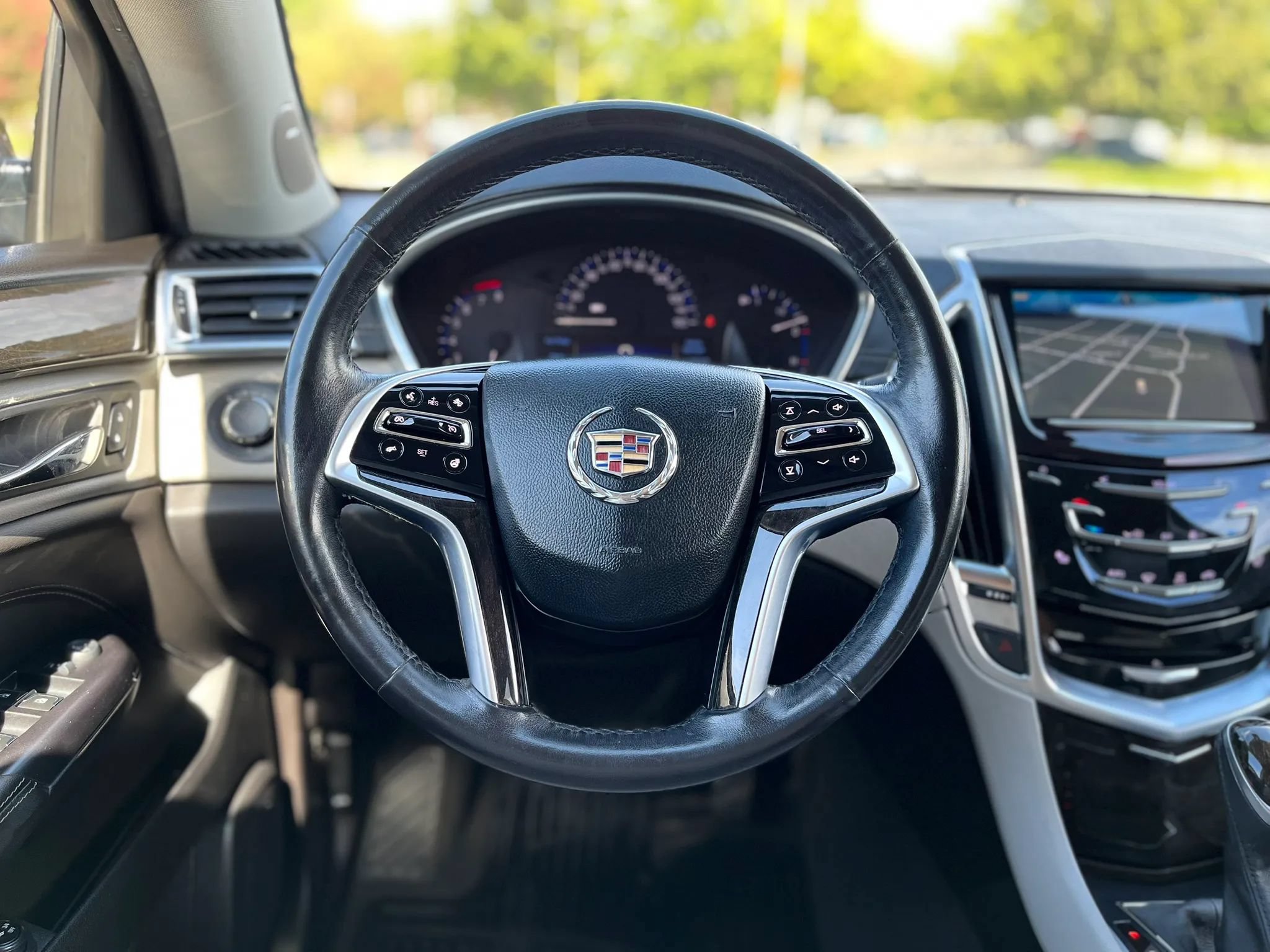 Used 2015 Cadillac SRX Luxury w/ Driver Awareness Package FWD image 15