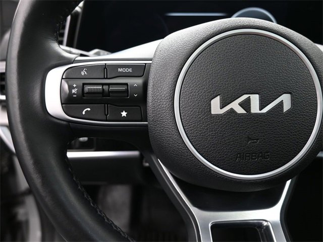 Used 2023 Kia Sportage SX image 2