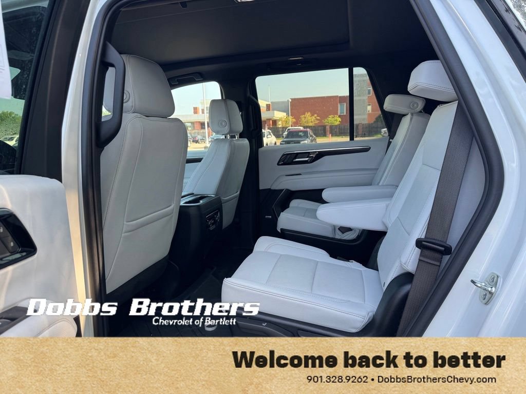 Used 2025 Chevrolet Tahoe Premier w/ Sun And Tow Package AWD/4WD image 16