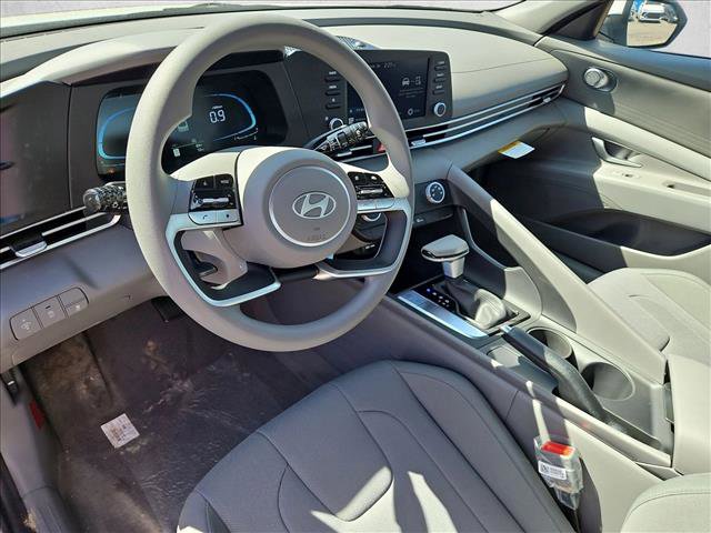 New 2026 Hyundai Elantra SE video 3