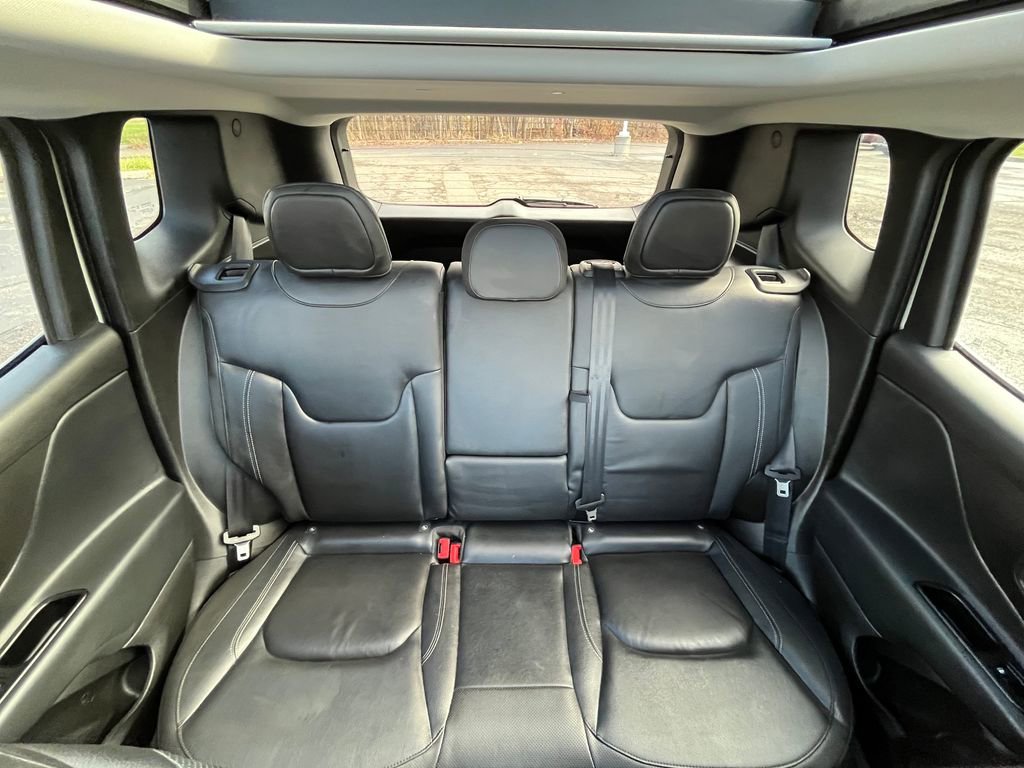 Used 2021 Jeep Renegade Limited w/ Sun & Sound Group AWD/4WD image 18