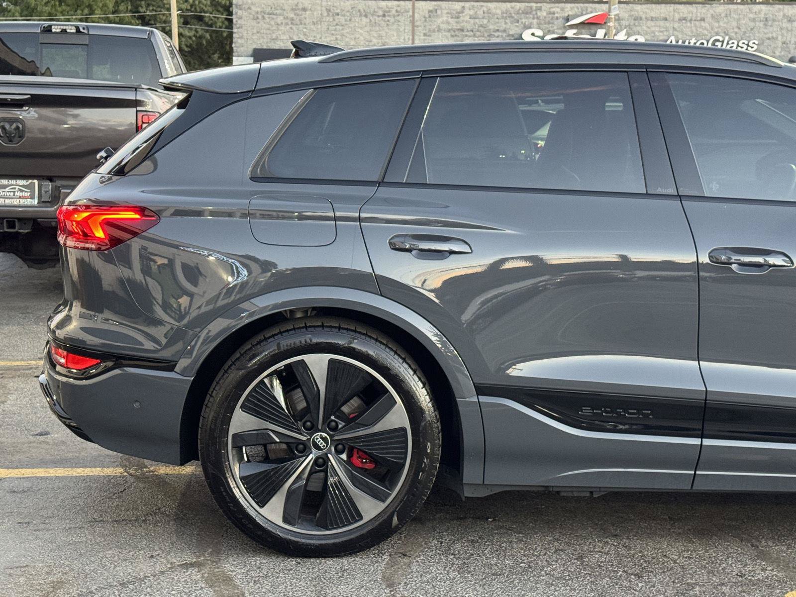 Used 2025 Audi SQ6 e-tron Prestige w/ Black Edition One AWD/4WD image 15