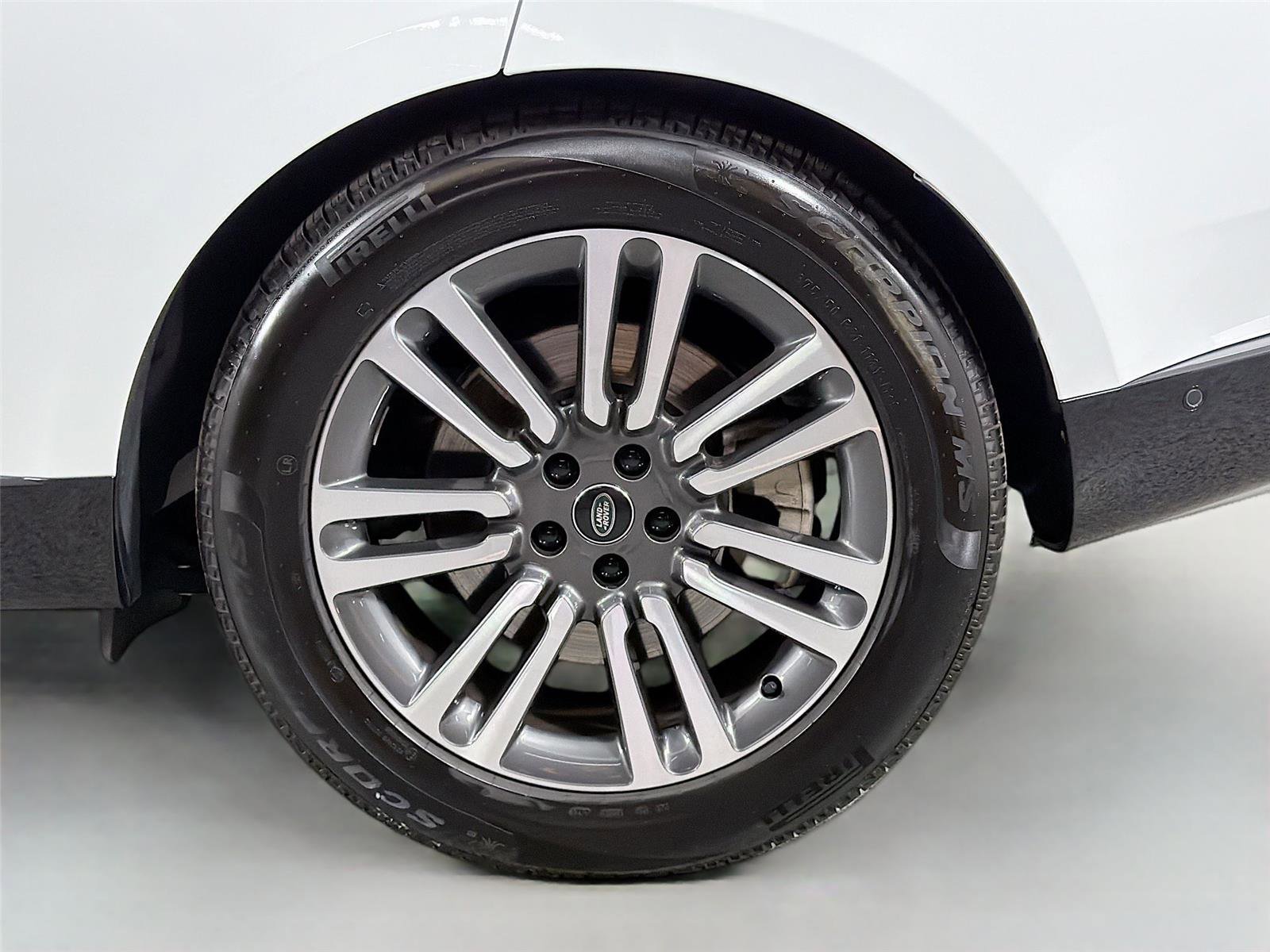 Certified 2025 Land Rover Range Rover SE AWD/4WD image 30