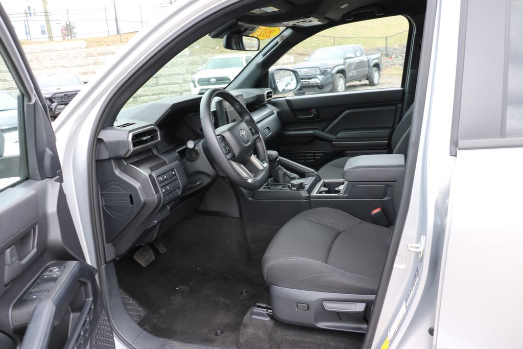 Used 2025 Toyota 4Runner SR5 AWD/4WD image 11