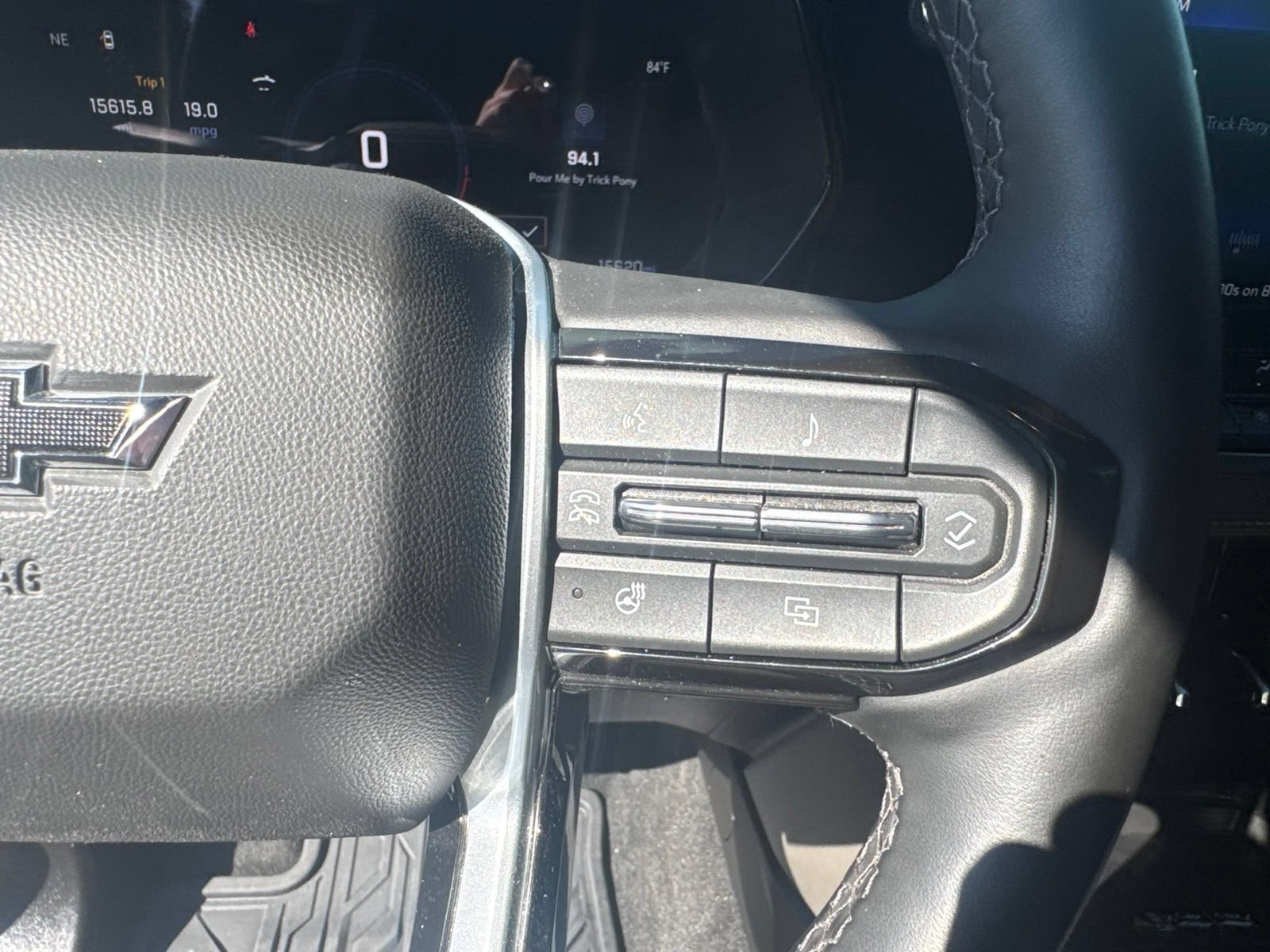 Used 2026 Chevrolet Colorado ZR2 w/ Technology Package AWD/4WD image 27