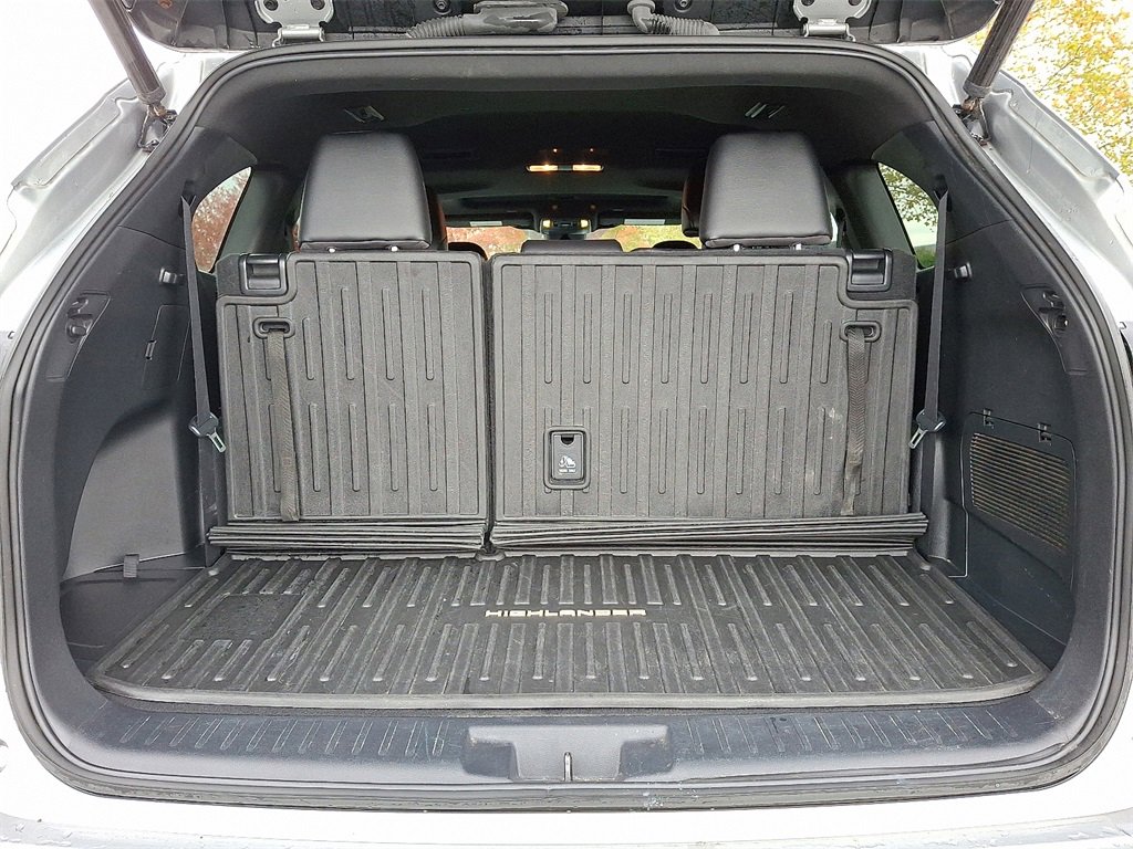 Used 2023 Toyota Highlander XSE image 30