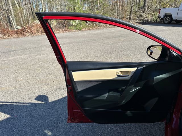 Used 2018 Toyota Corolla LE FWD image 25