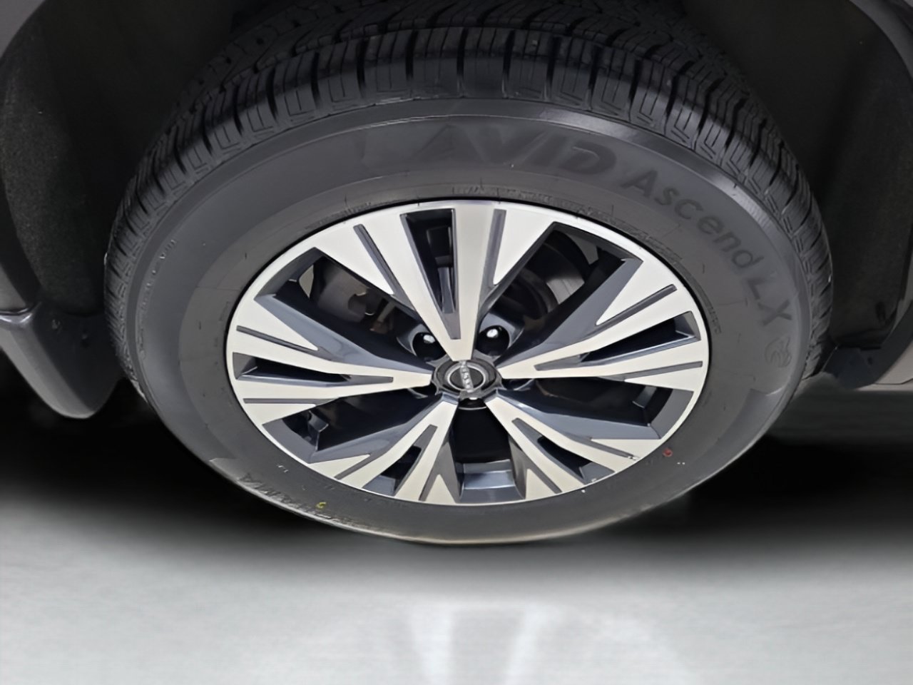 Used 2023 Nissan Rogue SV AWD/4WD image 9