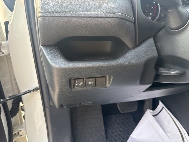 Used 2020 Toyota RAV4 LE AWD/4WD image 15