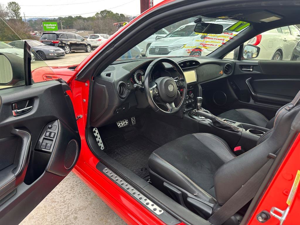 Used 2017 Toyota 86 image 5