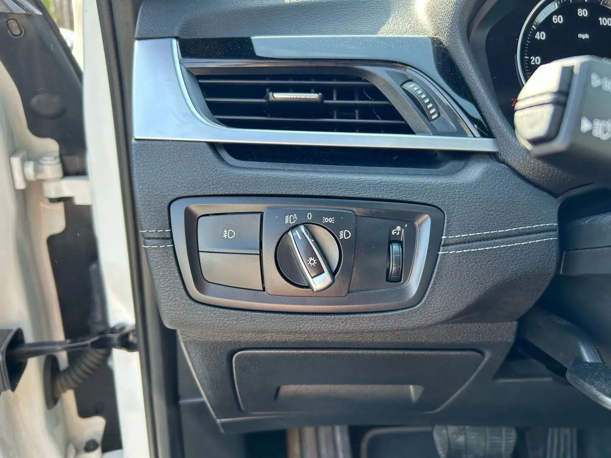 Used 2020 BMW X1 xDrive28i w/ Convenience Package image 13