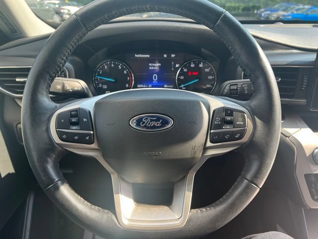 Used 2023 Ford Explorer XLT w/ Equipment Group 202A AWD/4WD image 13