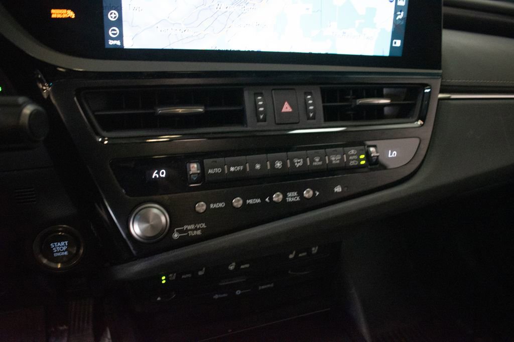 Used 2022 Lexus ES 250 w/ Premium Package AWD/4WD image 17