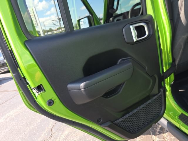 Used 2025 Jeep Wrangler Unlimited Sport AWD/4WD image 31